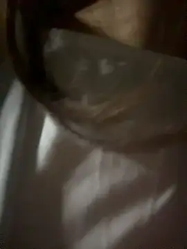 Yioyio-666 live cam on StripChat