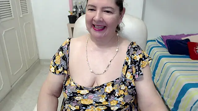 leonela_69 live cam preview
