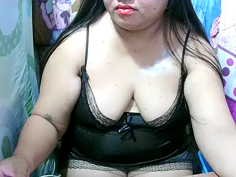 Chubbymomsh webcam stripchat model stream image