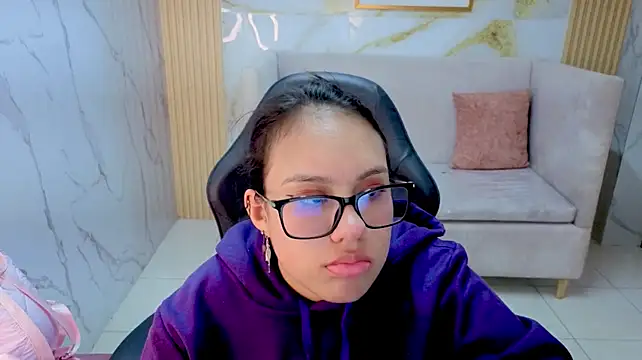 Luana_s live cam preview
