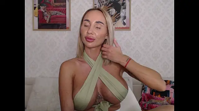 Blondie_VIP live sex cam
