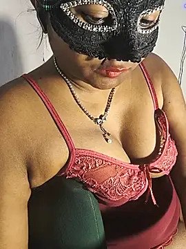 DIRTYSECRET_QUEEN_07