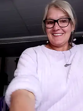 irinamaux live cam preview