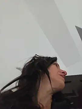 Risky_woman