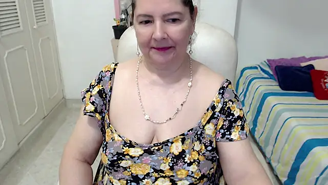 leonela_69 live cam preview