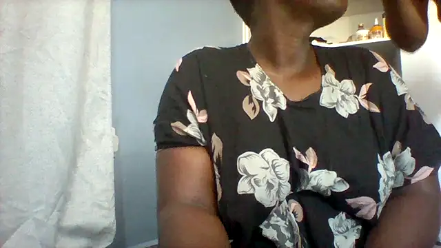 Thickchicvibes02 webcam