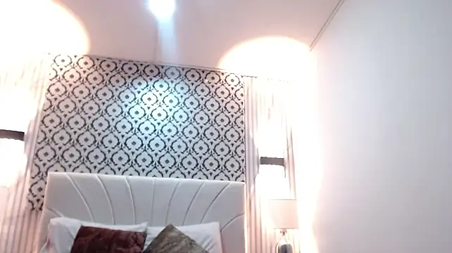 Chloe__Brm