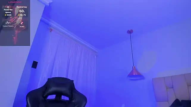 isis_jhempss live cam on StripChat