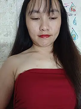 Cherry-squirtt live cam on StripChat