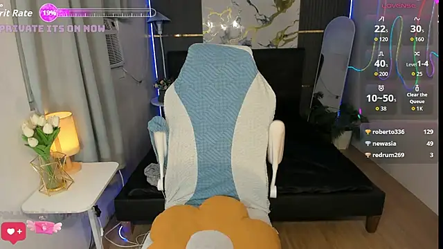 Alexa_therealhorsecock webcam