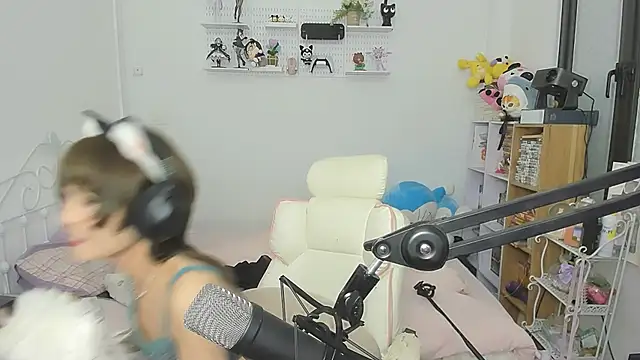 NeKo-nEk0-niI live cam on StripChat