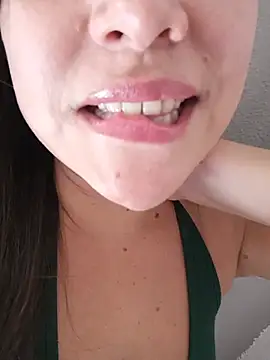 Luna-Gomez live cam on StripChat