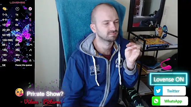 RealManHaveHairy live cam on StripChat