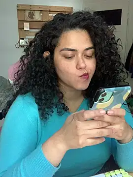 Curvydesifromgermany live sex cam