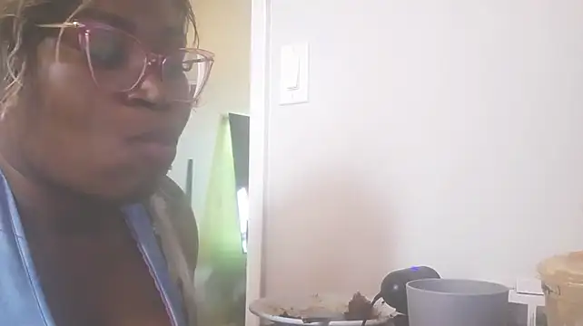 nastydianastrips webcam