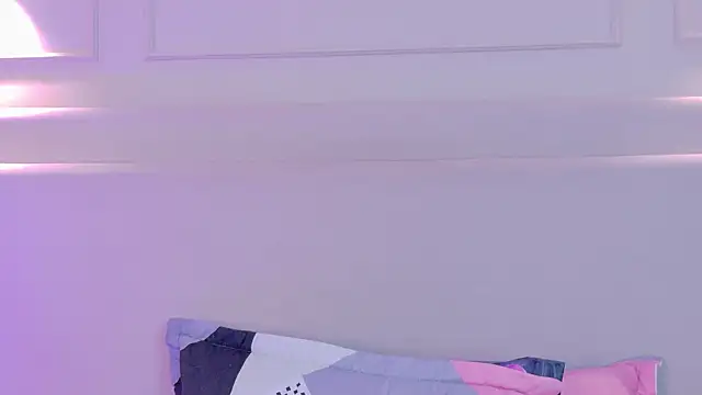 NaomiKlarc