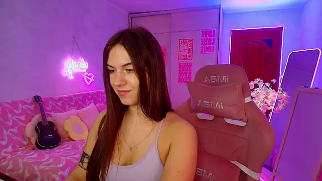 luna_lust_212 live cam on StripChat