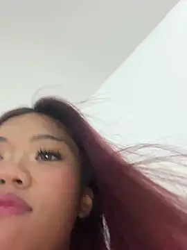 Ellysezelle live cam on StripChat
