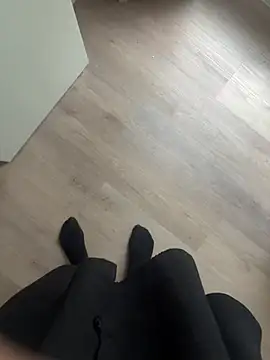 HiddenHoneyLDN live cam on StripChat