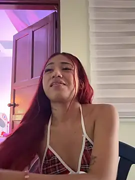 Bella-Sanders live cam on StripChat