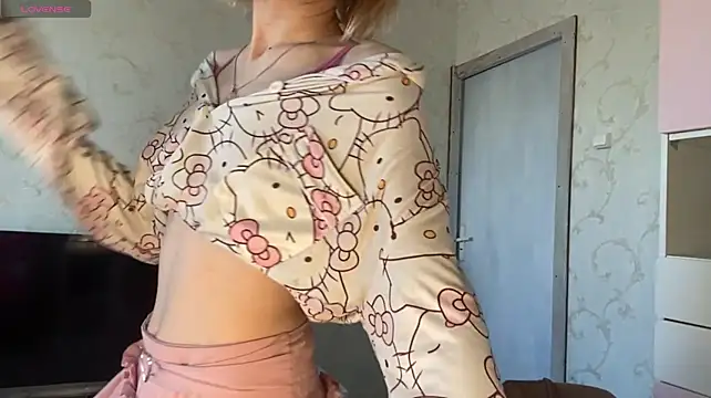 NikiAkimbo