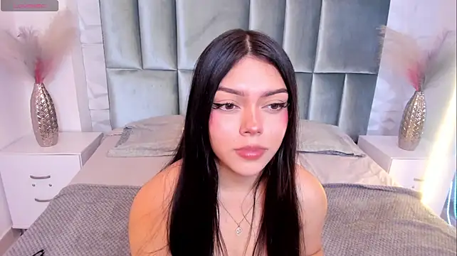 Taylor_Cincler live cam on StripChat