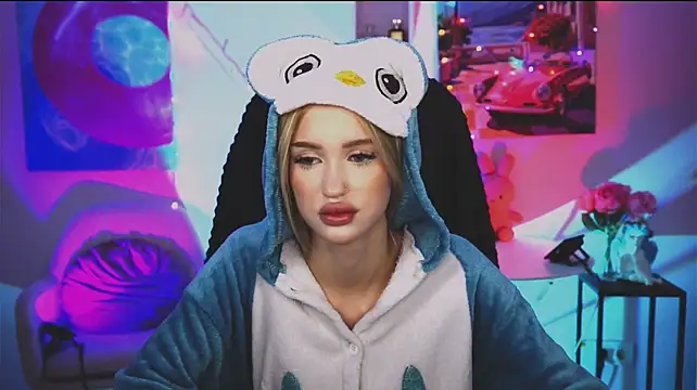 AngelaHolmes