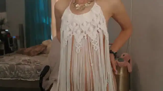LuxuryNika live cam preview