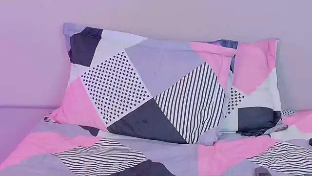 NaomiKlarc