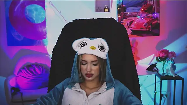 AngelaHolmes