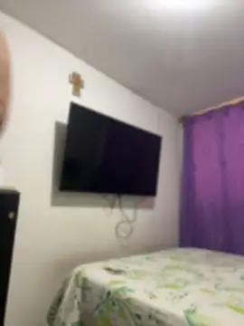Carola-Ross live room snapshot on Stripchat