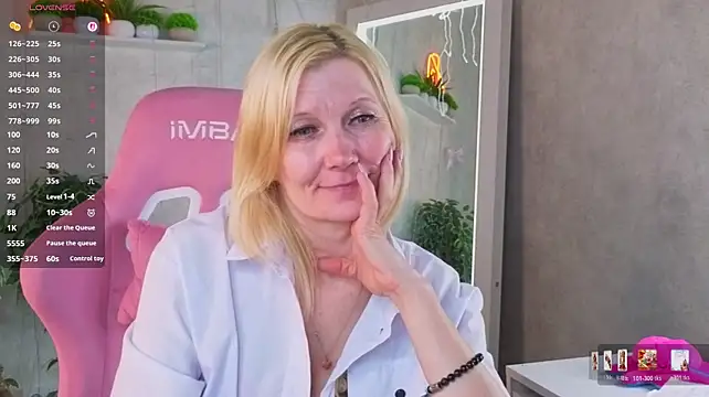 Julie_Lucas
