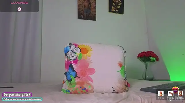 DaisyTaylor__ webcam