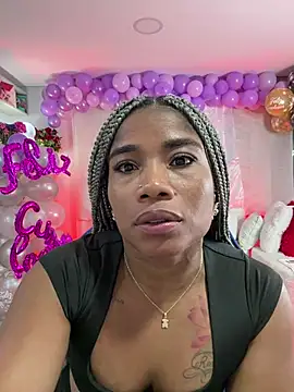 SilvannaFitt live cam on StripChat