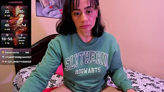 sara_florez12 live cam on StripChat