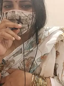 Tamil-HoneyQueen live cam on StripChat