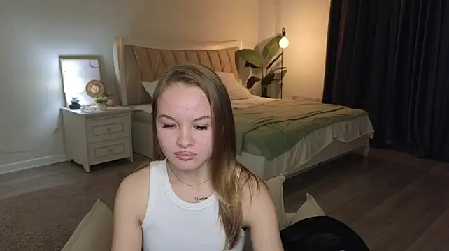 NeidaGoethe live cam on StripChat