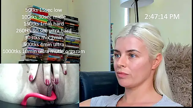 queenofthenighttt live cam on StripChat
