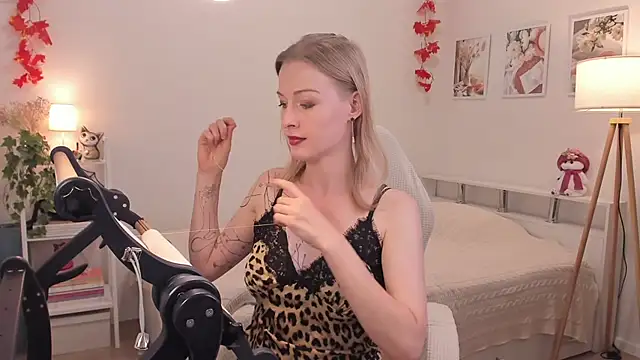 SexyStitcher live cam on StripChat