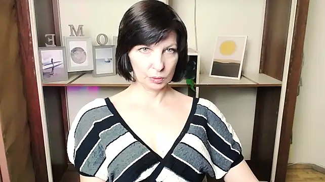 _AngeliaFlow_ live cam on StripChat
