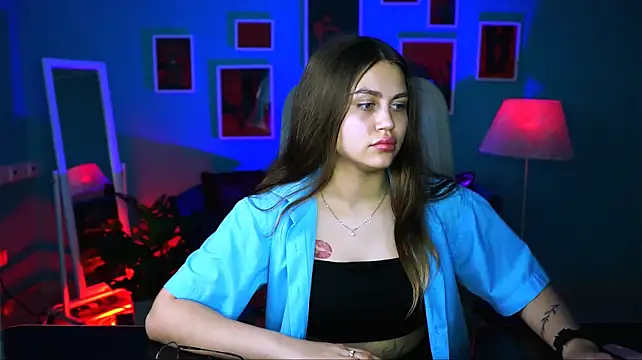 MissTessaGlow live cam on StripChat