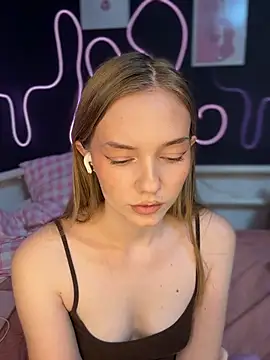 MilaMoone live cam on StripChat