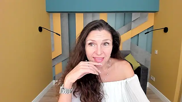EllaLong live cam on StripChat