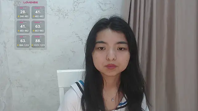 Shy_Kira live cam on StripChat