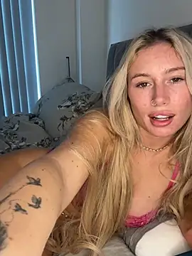 naked webcam SexySaraxxoo