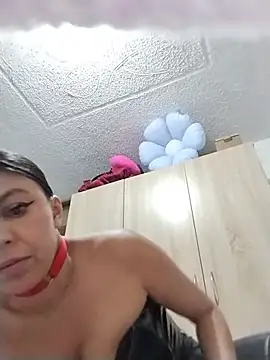 Juliet_Nasty live cam on StripChat