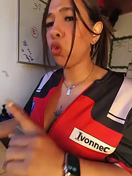 Ivon_C live cam preview