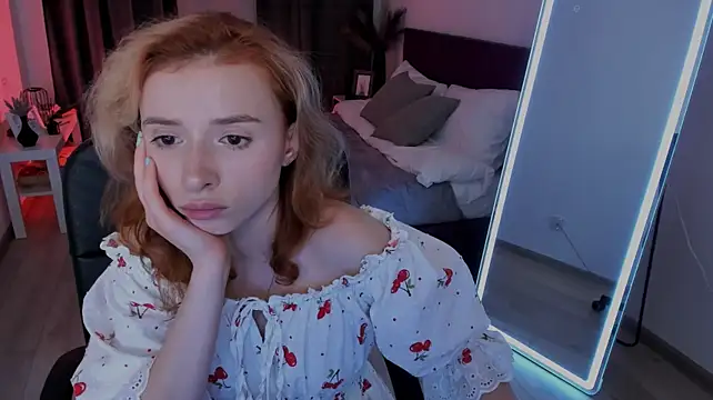 Lolly_smash live cam on StripChat