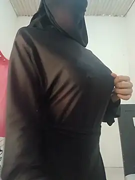 aisha-faraah live cam on StripChat