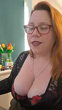NikiDeeOfficial